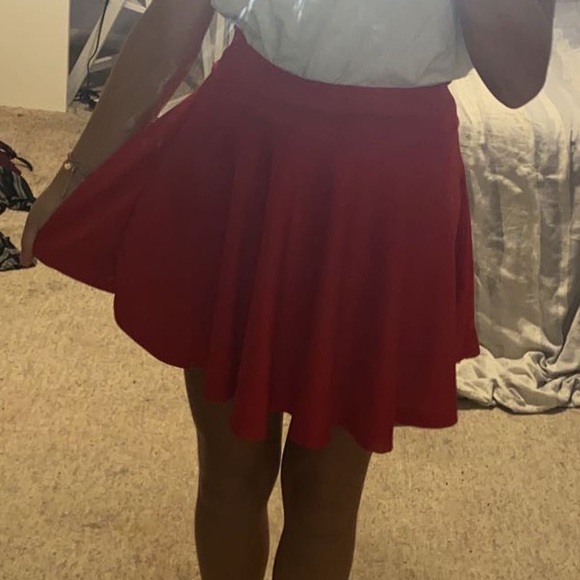 Red Miniskirt (Unknown brand) Size S/M - Picture 2 of 2